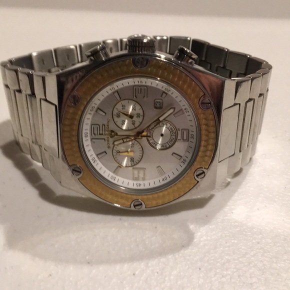 Swiss Legend Throttle Watch model 41026140
Swiss made movement, water resistant. - Picture 2 of 10